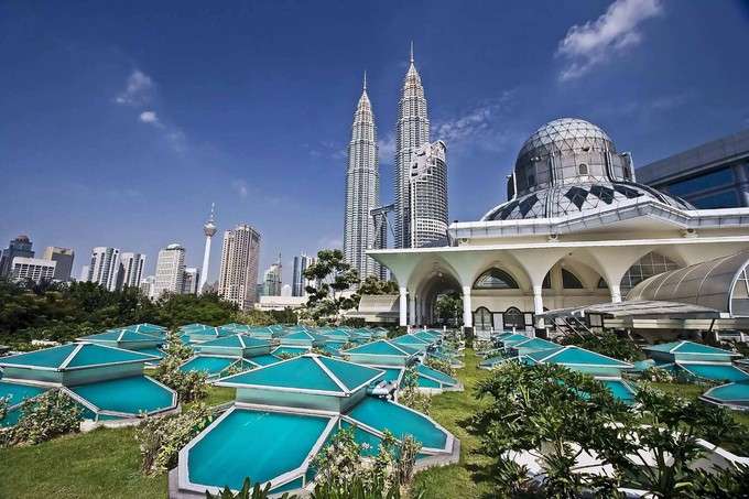 景点大全 城市风光 吉隆坡市内设有越来越多的伊斯兰金融机构,如世界