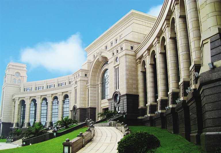 景点大全 城市风光 复旦大学(fudan university)简称"复旦",位于中国
